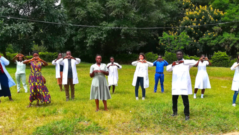 Volontarie in Tanzania durante il lockdown